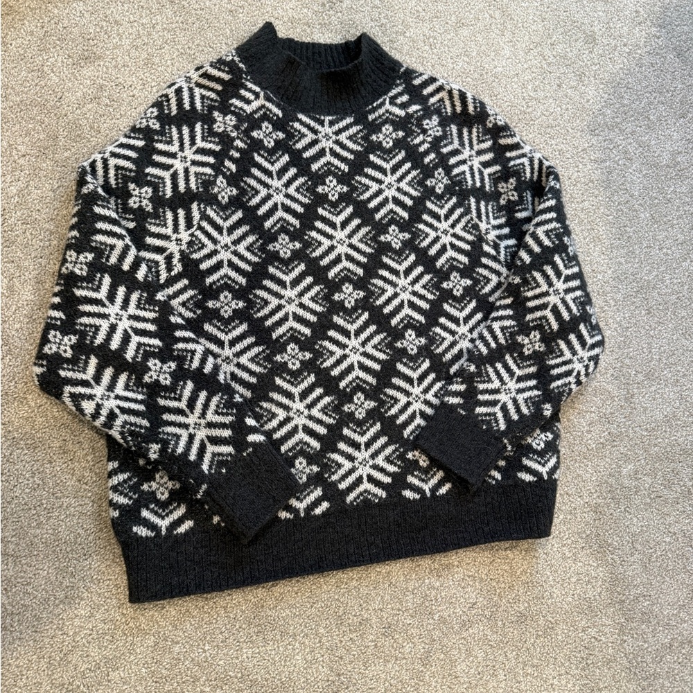Old Navy Dark Gray and White Snow Crewneck Sweater